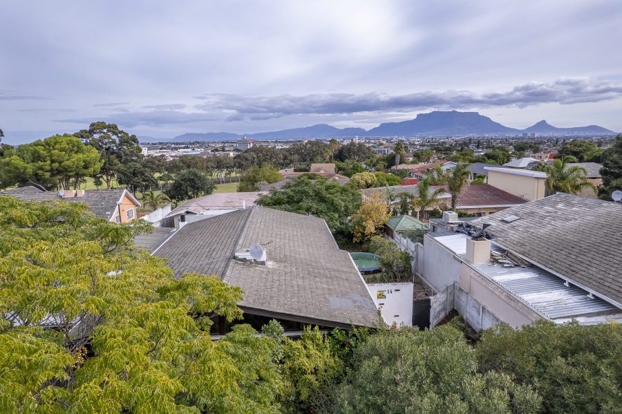 4 Bedroom Property for Sale in Oostersee Western Cape